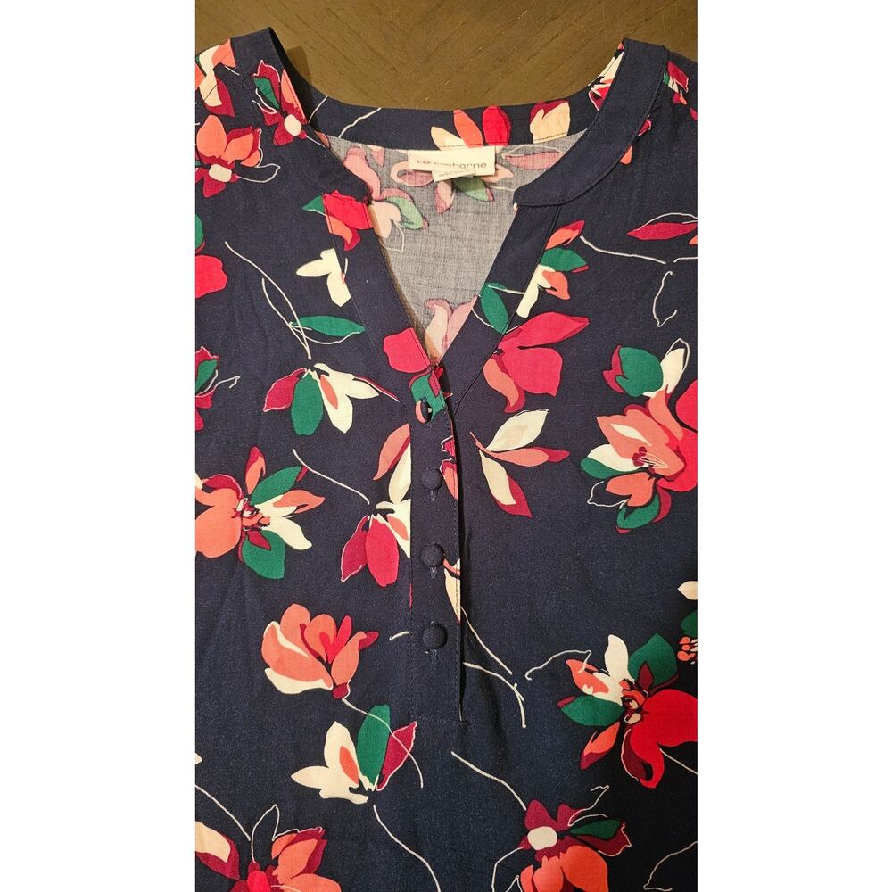 Liz Claiborne size small women's blouse - Picture 2 of 2